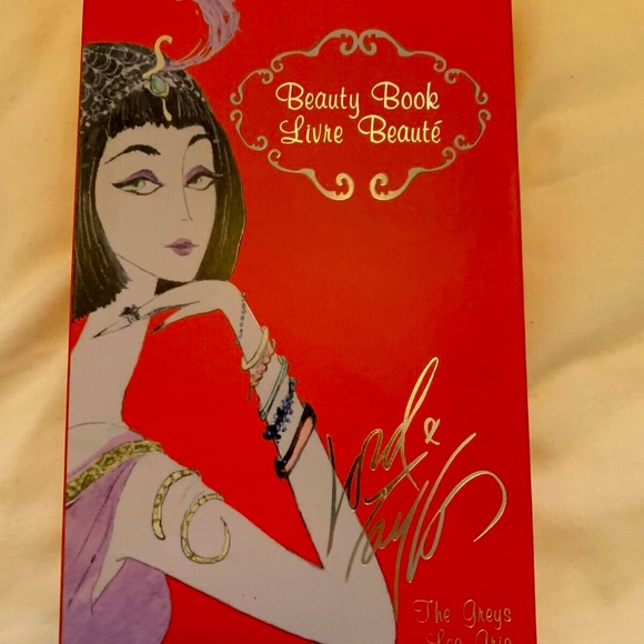 Lord And Taylor eyeshadow palette - Picture 1 of 3